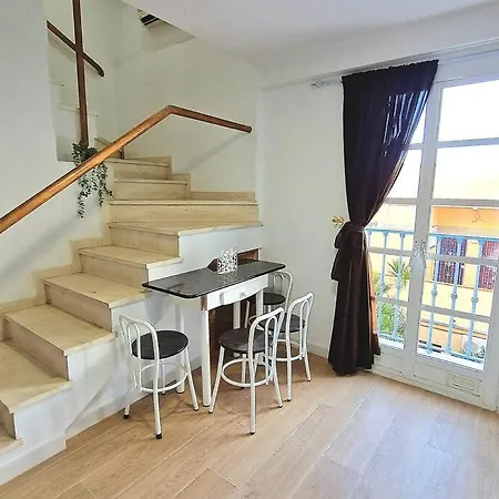 Encantador Duplex 6 A 1 Minuto De La Playa